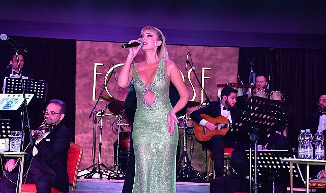 Petek Dinçöz Batum’u Salladı: 14 Şubat’ın En Şık Kadını Benim!